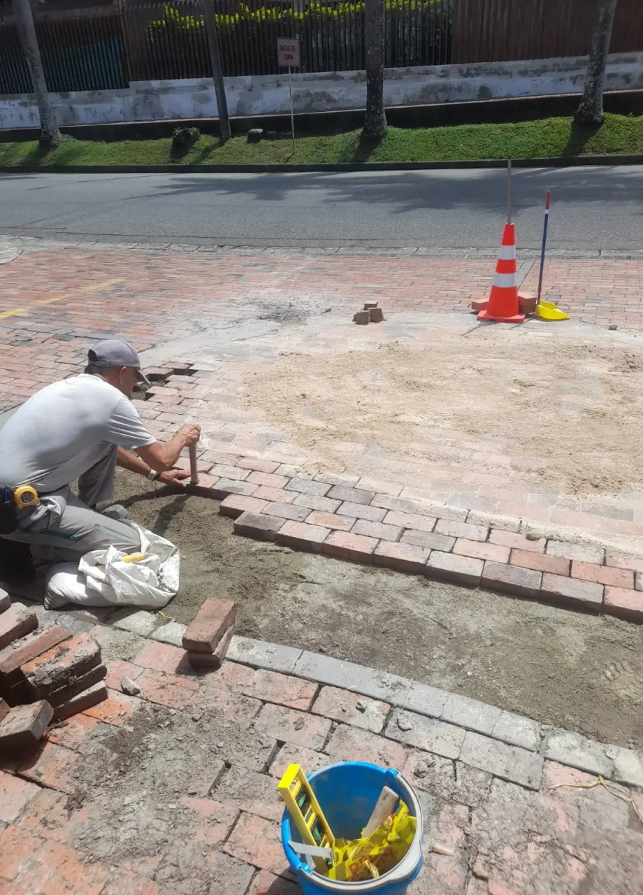 884d283c-4aef-48d8-84d9-1dcbbdcea1c0